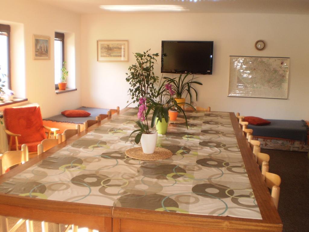 Hotel Pod Skalou Písek Екстериор снимка